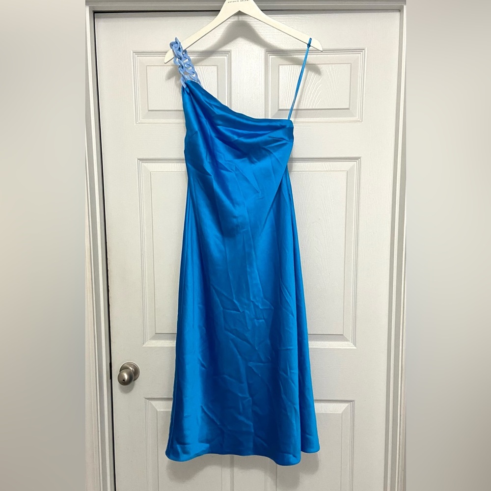 Gianni Bini Backless one shoulder strap Satin Dress